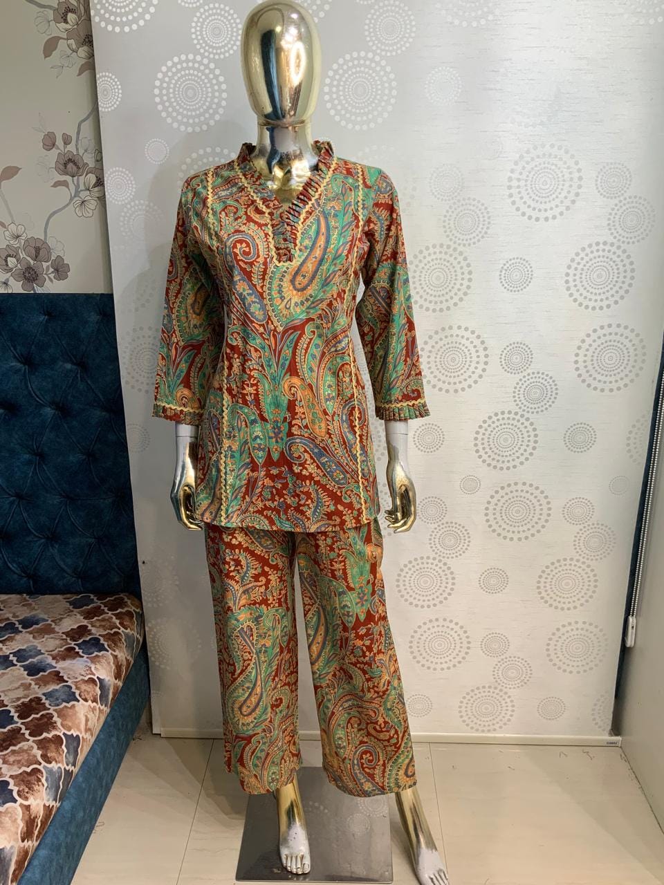 2-Piece Intricate Paisley Motif Tunic Co-ord Set