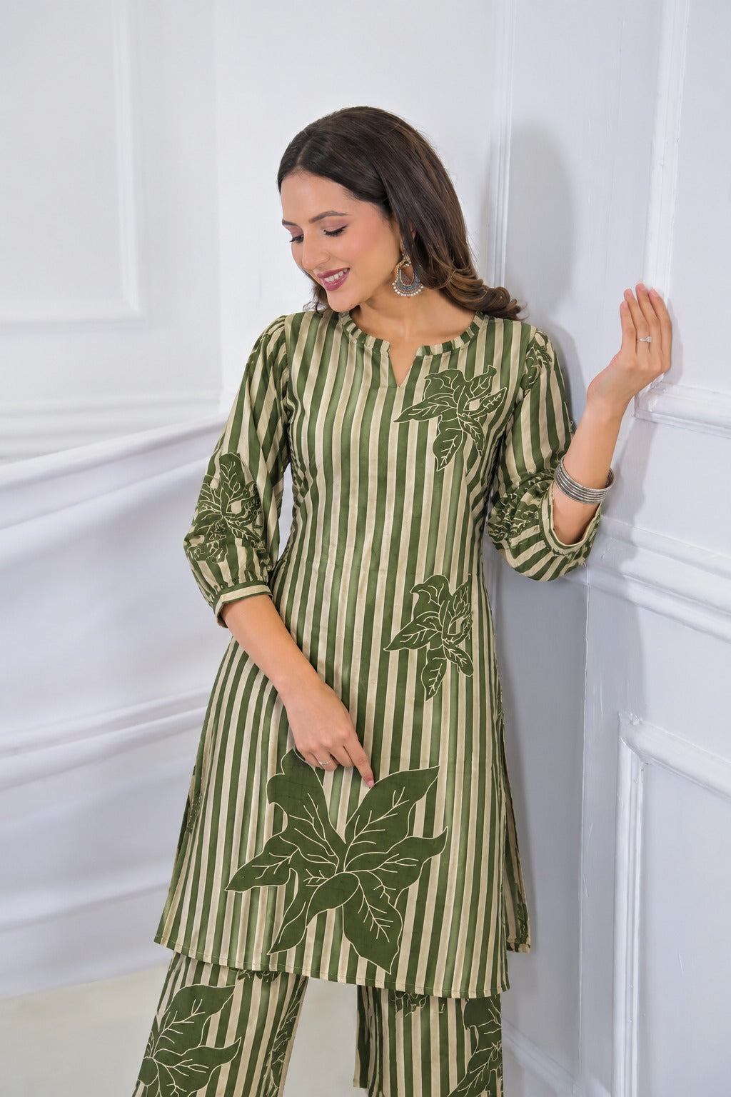 Striped Floral Motif 2 Piece Kurta Set